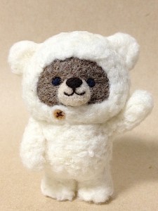 羊毛フェルト　クマ