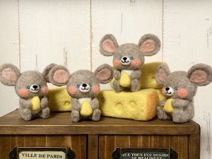 羊毛フェルト　ネズミ