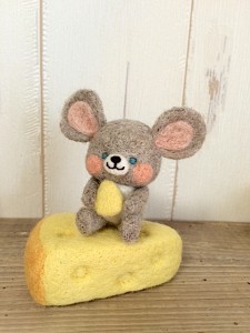 羊毛フェルト　ネズミ